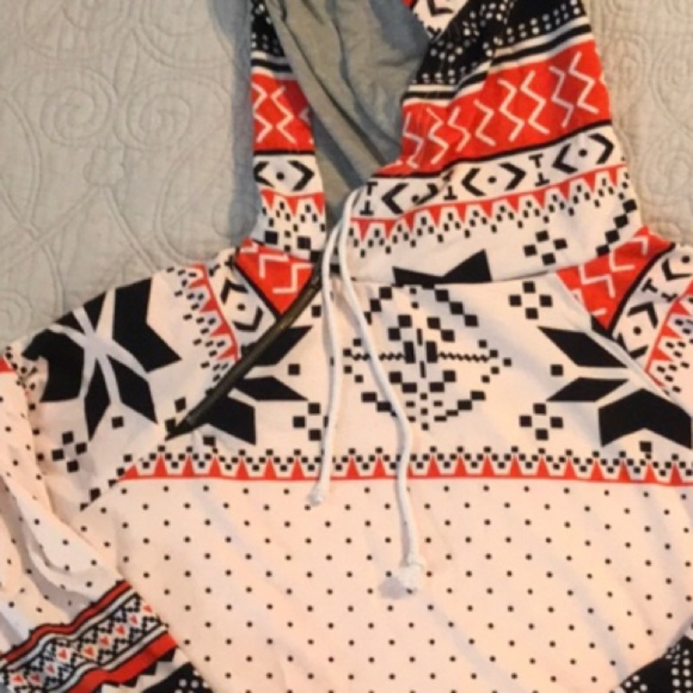 NWOT Winter print double hoodie.